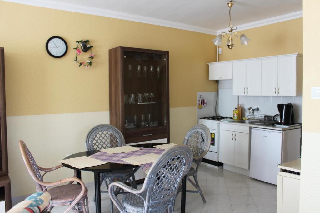 Orwa Apartmanok - Cedrus Koez ザラカロシュ 部屋 写真