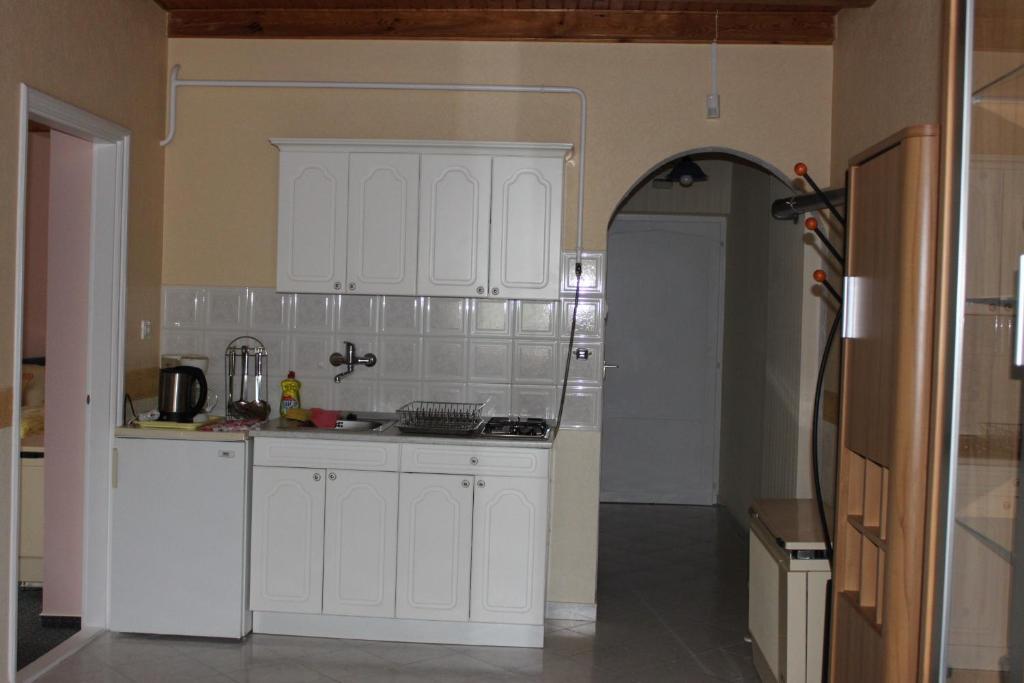 Orwa Apartmanok - Cedrus Koez ザラカロシュ 部屋 写真