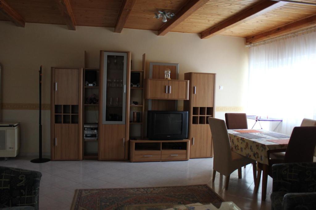Orwa Apartmanok - Cedrus Koez ザラカロシュ 部屋 写真
